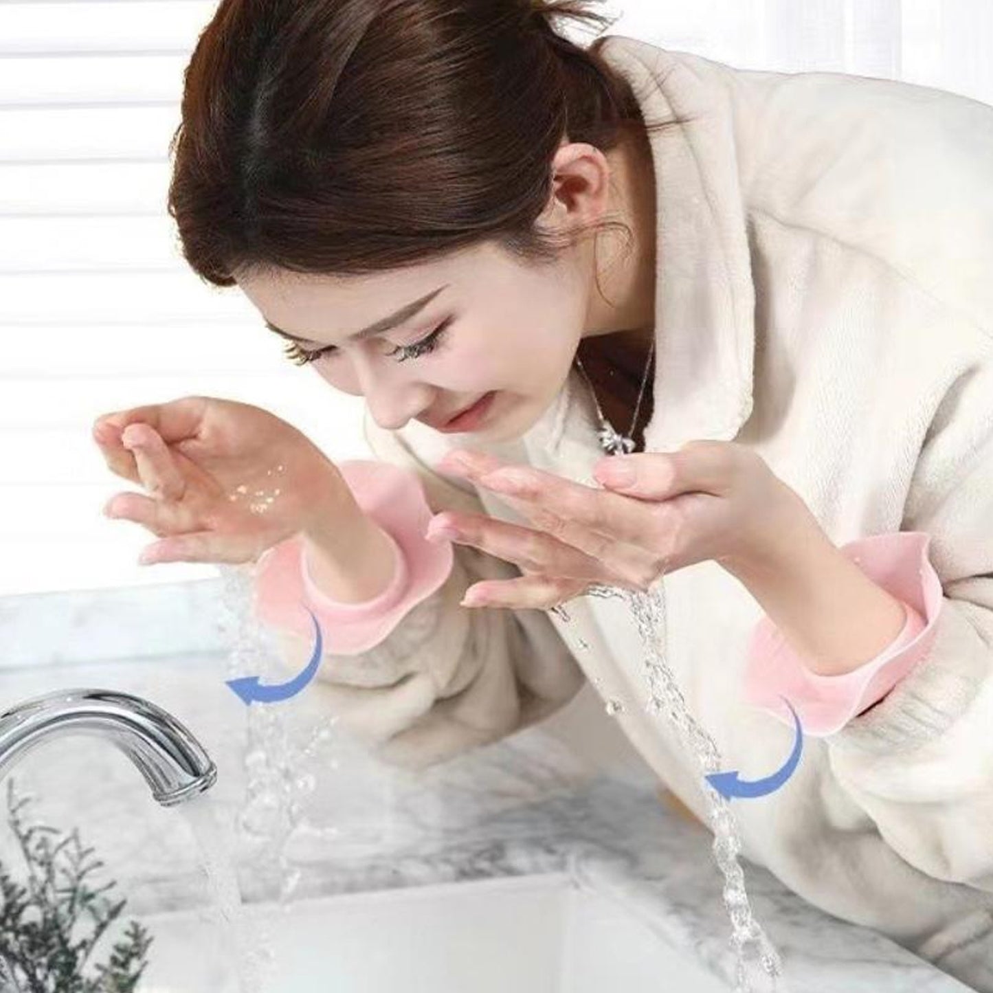 Silicone Wrist Water Stopper For Washing (2 Pc)
