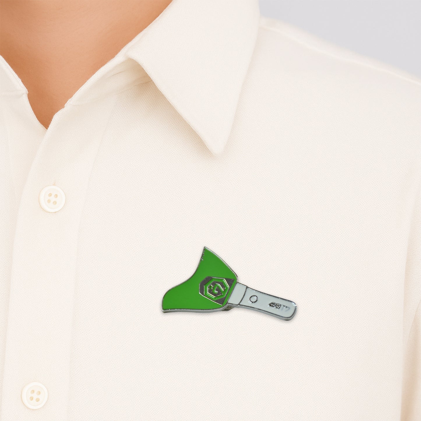 Stylish Metal Badge Pin  Single Piece (Random Design)