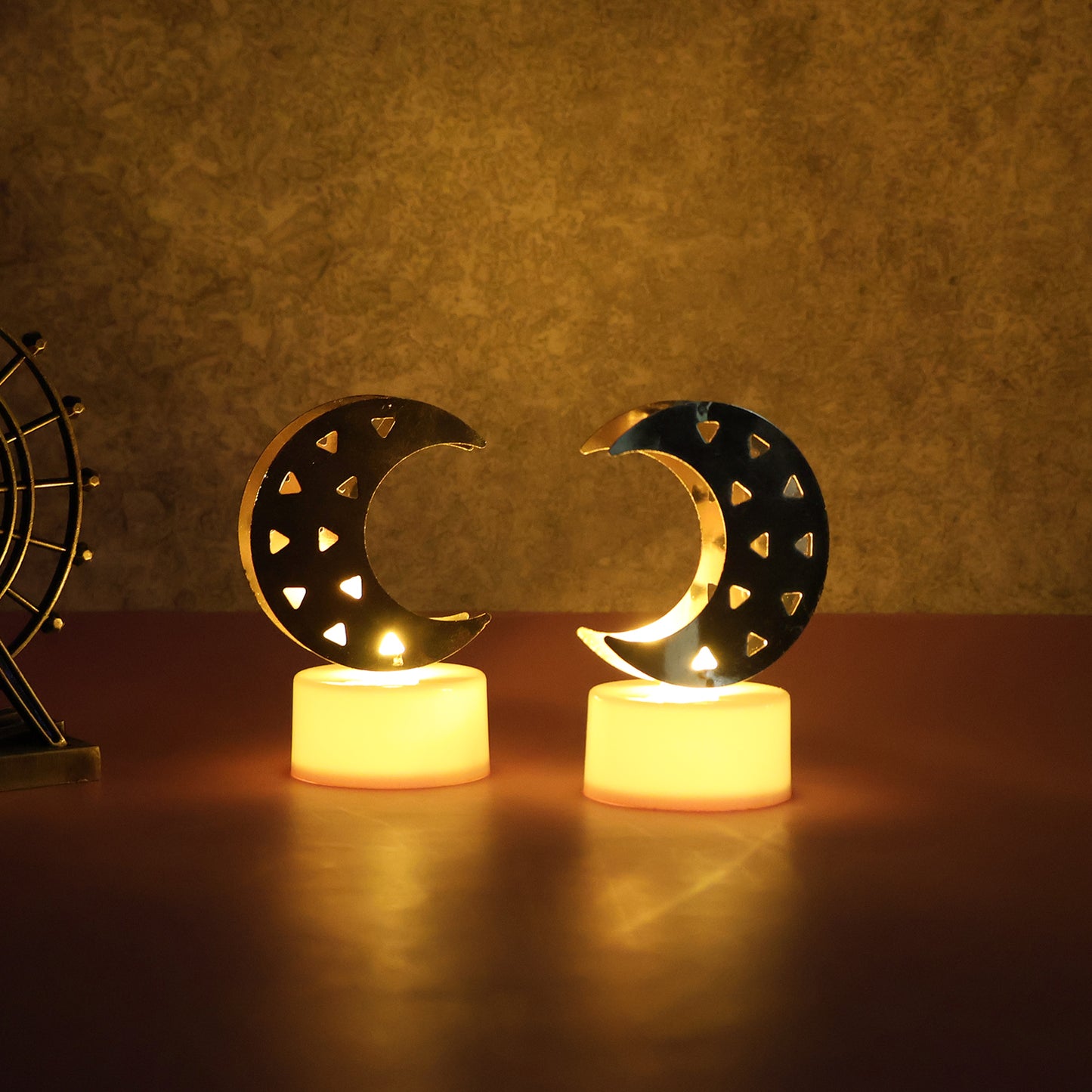 Decorative Moon Shaped Flameless Led Candles (4 Pc)