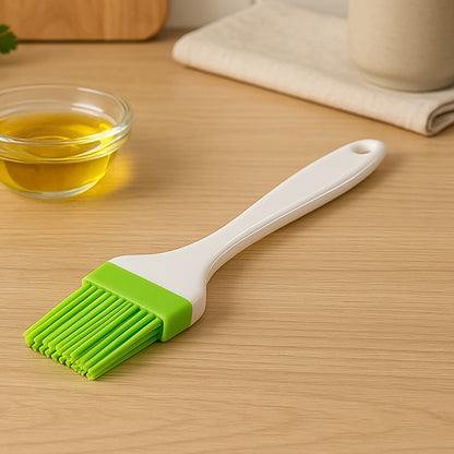 Silicone Kitchen Oil Spatula Brush With Handle Pastry  Cake Brush (17 Cm  1 Pc)